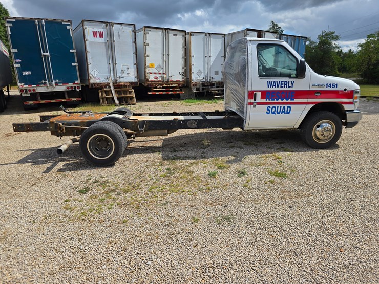 2008-ford-e450-image-22