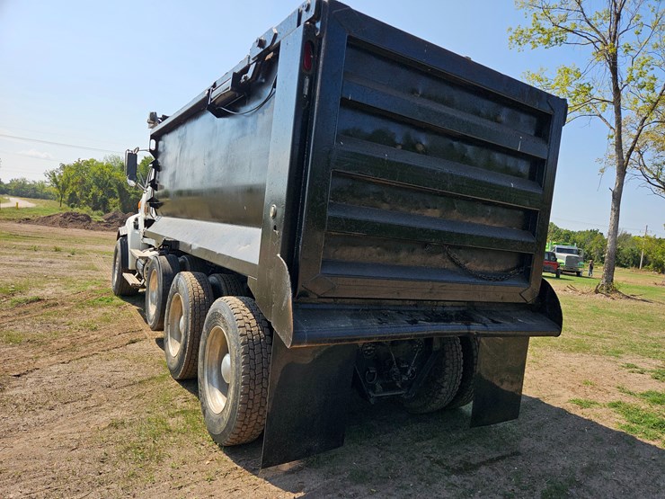 2006-sterling-l9500-image-14