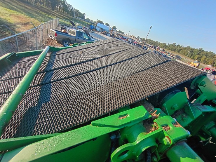2020-john-deere-450m-image-30