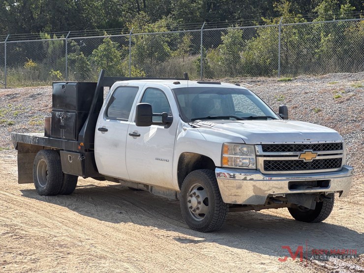 2013-chevrolet-silverado-3500-image-1