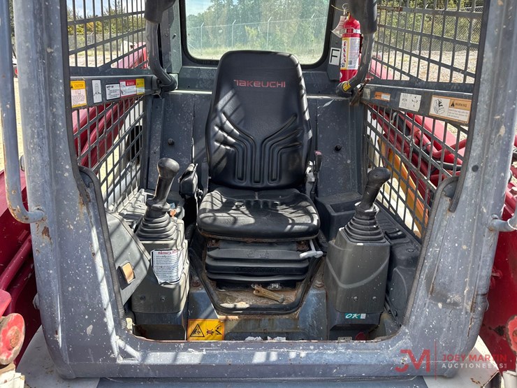 2021-takeuchi-tl8r2-image-15