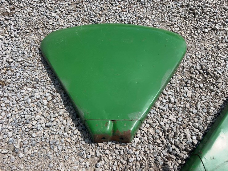 john-deere-clamshell-fenders-image-2