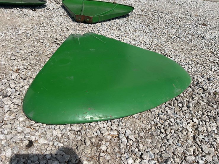 john-deere-clamshell-fenders-image-11