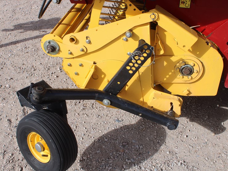 2015-new-holland-roll-belt-560-image-31