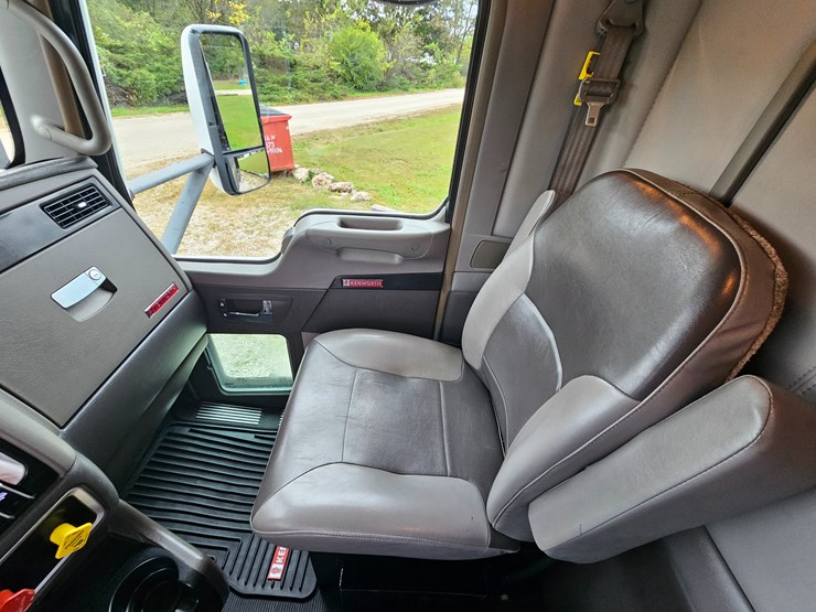 2015-kenworth-t800-image-84