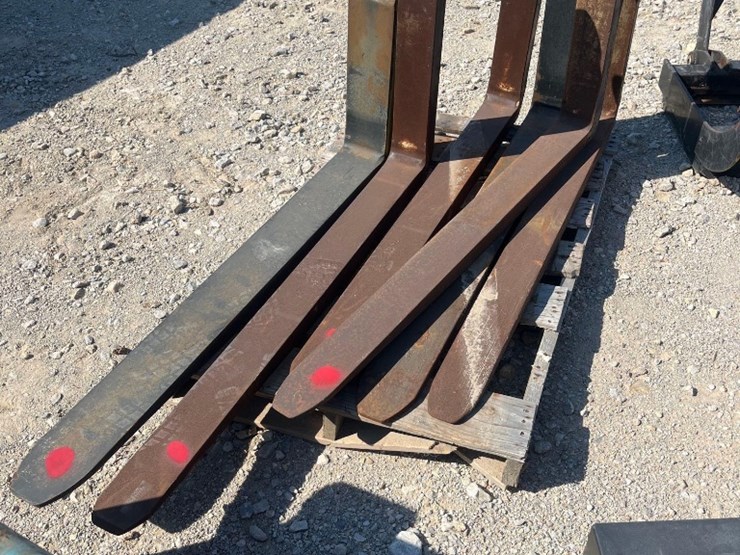 (1)-pair-of-48"-telehandler-forks-image-1