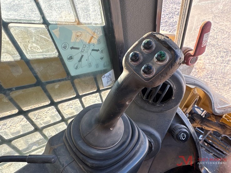 2017-caterpillar-289d-image-21