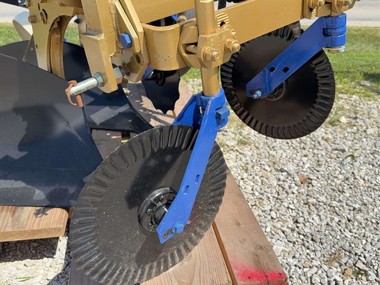 2-bottom-2-way-plow-image-16