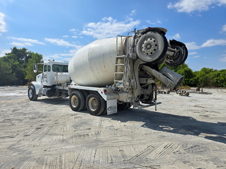 2014-peterbilt-365-image-17