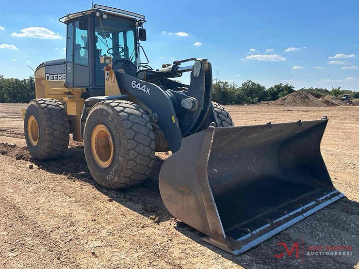 2015-deere-644k-image-1