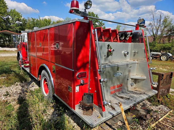 1983-ford-c800-image-13