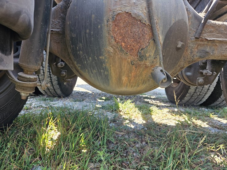 2017-peterbilt-579-image-89