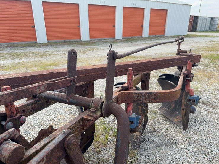 four-bottom-plow-image-14