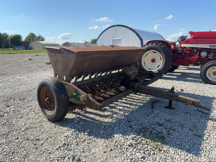 oliver-superior-grain-drill-image-2