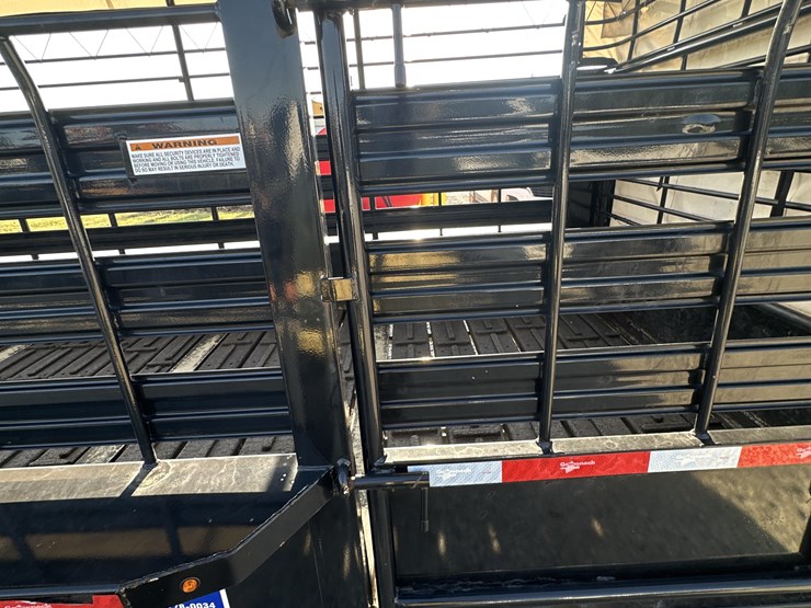 2018-gooseneck-l7l1-28’-tri/a-livestock-trailer-image-17