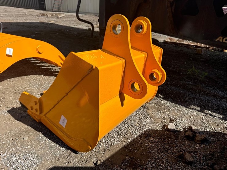 caterpillar-305-image-2