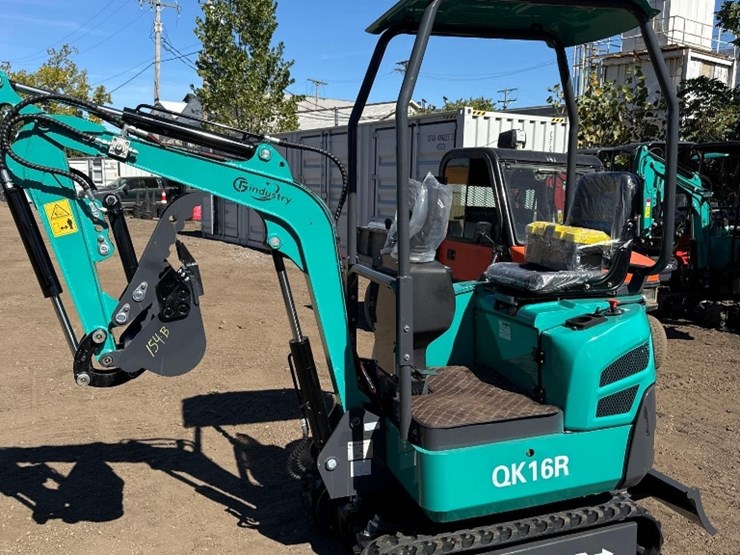 new-cfg-industrial-co-mini-excavator-model-qk16r-image-1