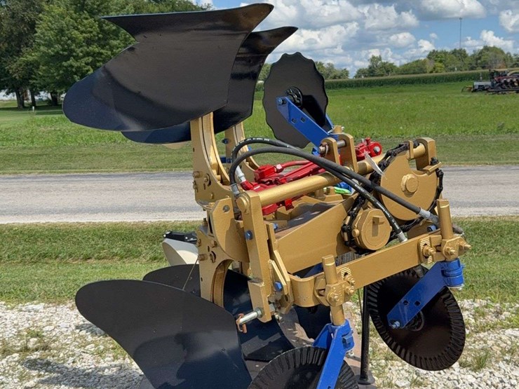 2-bottom-2-way-plow-image-4