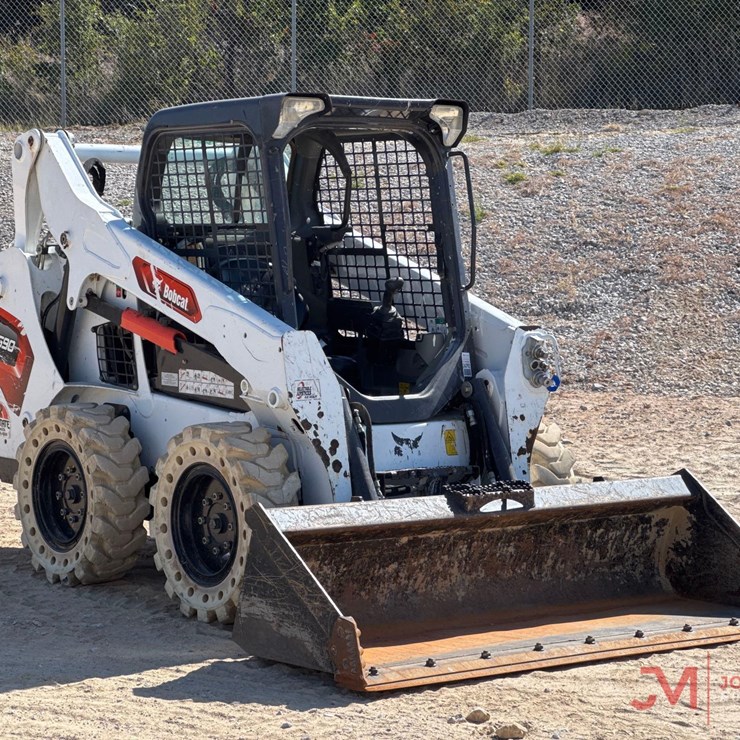 2021 BOBCAT S590
