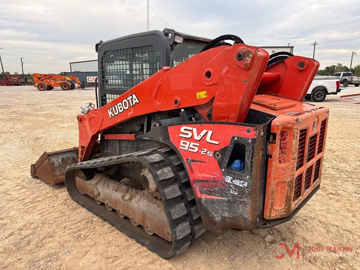 2019-kubota-svl95-2s-image-3
