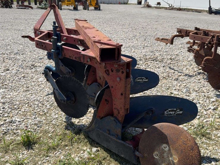 3-bottom-mounted-plow-image-5