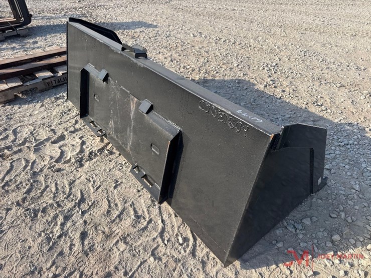 unused-84"-high-capacity-smooth-bucket-skid-steer-attachment-image-2