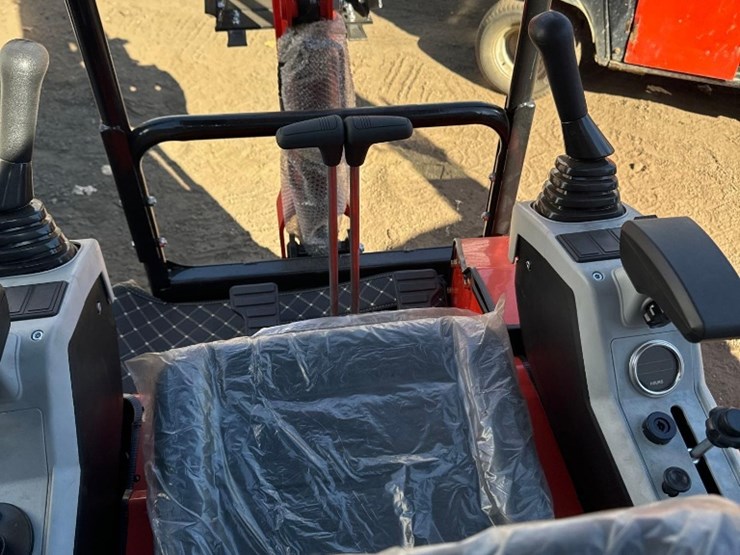 new-tpm-industrial-co-mini-excavator-model-tpm-16-image-8