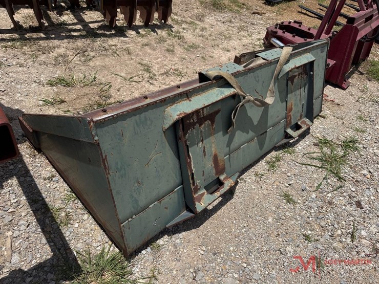 69"-smooth-bucket-w/-bolt-on-cutting-edge-skid-steer-attachment-image-3