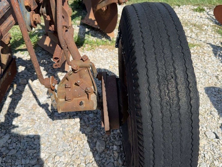 3-bottom-trip-plow-image-33