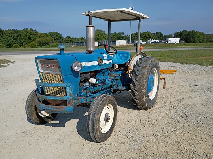 1972-ford-tractor-image-1