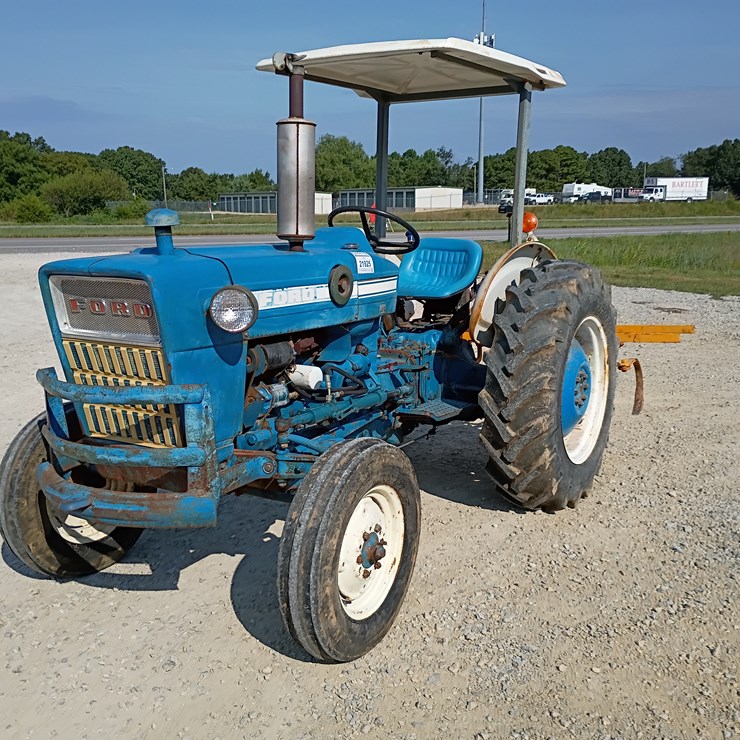 1972 FORD TRACTOR