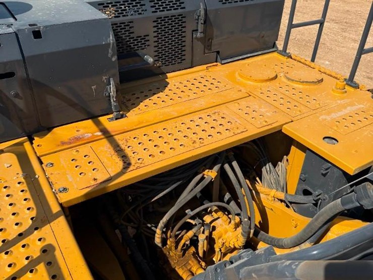 2019-deere-470g-lc-image-17