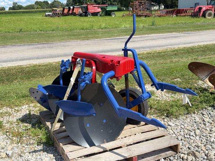 2-bottom-fast-hitch-disc-plow-image-1