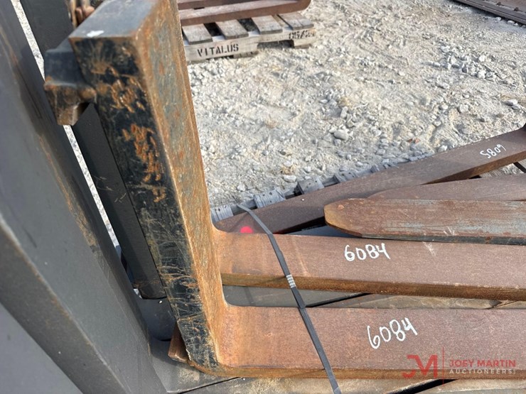 (1)-pair-of-72"-forklift-forks-image-2