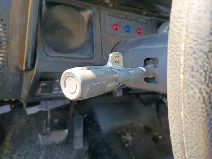 1995-jeep-wrangler-image-53