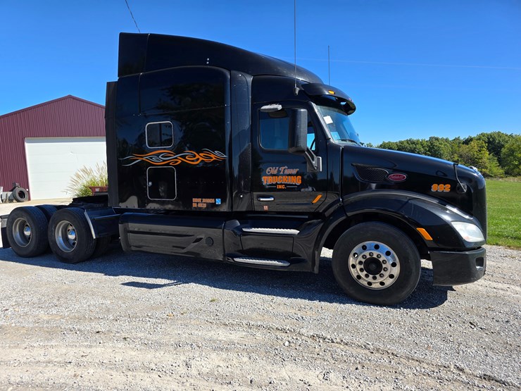 2015-peterbilt-579-image-34