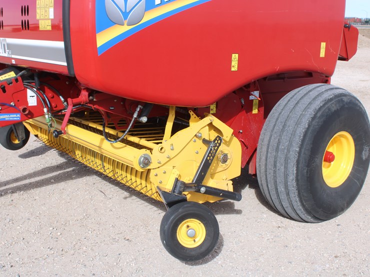 2015-new-holland-roll-belt-560-image-23