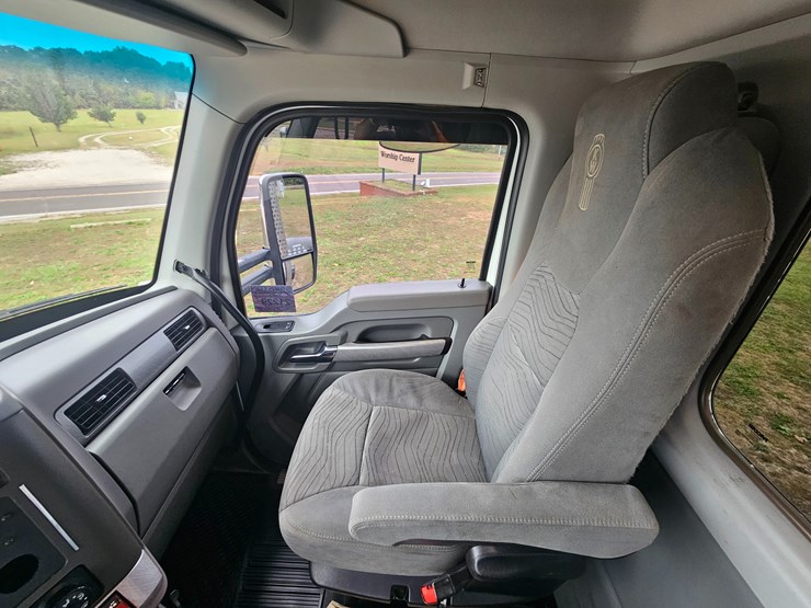 kenworth-t680-image-51