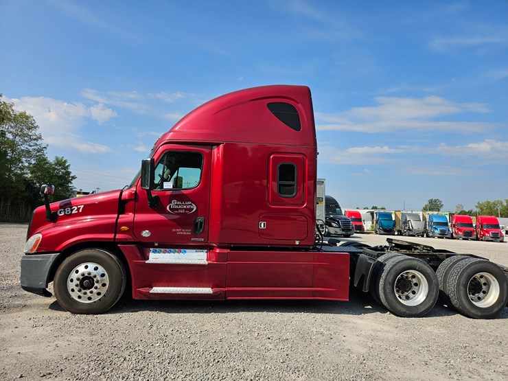 2016-freightliner-cascadia-125-image-6