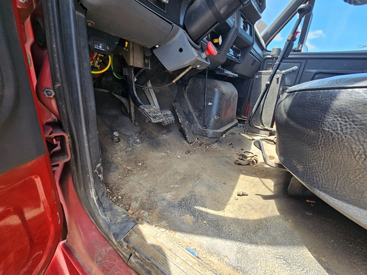 1993-ford-f800-image-38