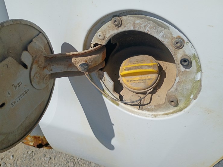 2014-chevrolet-silverado-image-71