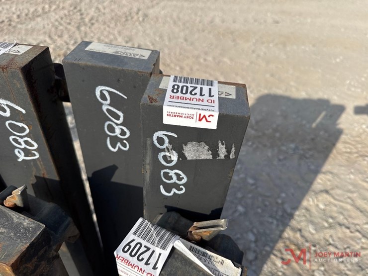 (1)-pair-of-72"-forklift-forks-image-2