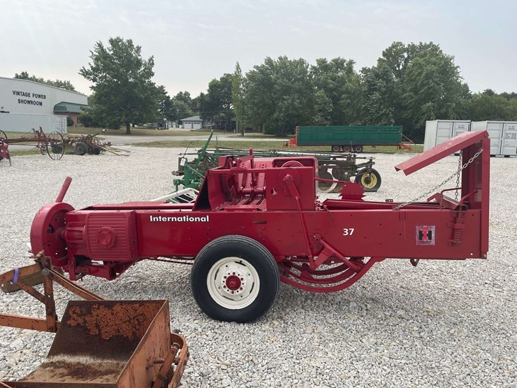 international-baler-image-6