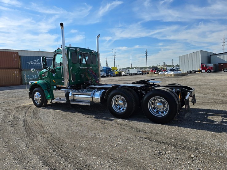 2019-peterbilt-567-image-14