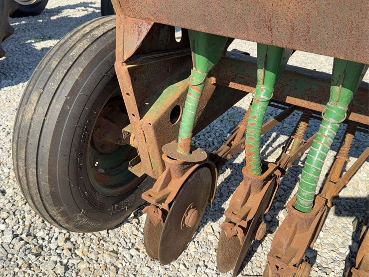 oliver-superior-grain-drill-image-36