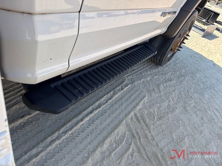 2017-ford-f550-xl-image-32