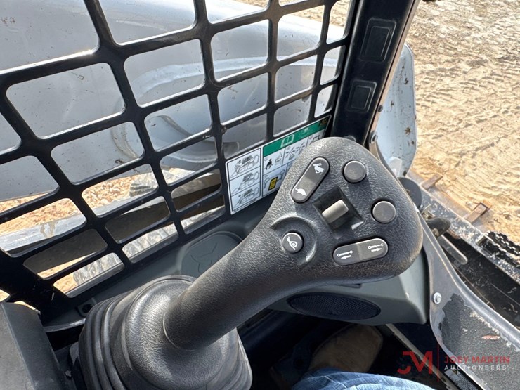 2021-bobcat-s590-image-13