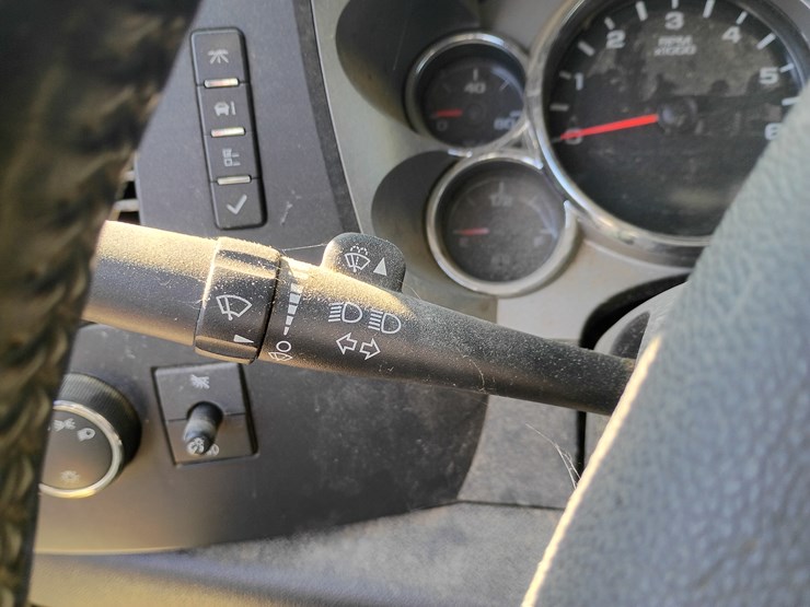 2008-chevrolet-silverado-image-37