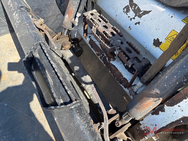 2021-bobcat-s590-image-5