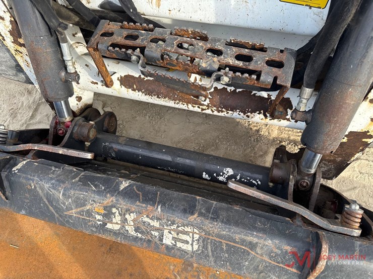 2021-bobcat-s590-image-5